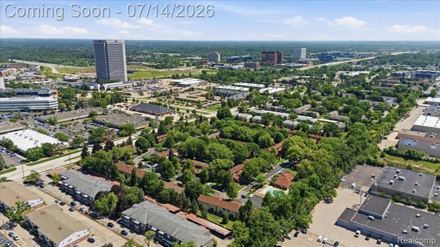 1097 Kirts Blvd A, Troy, MI 48084