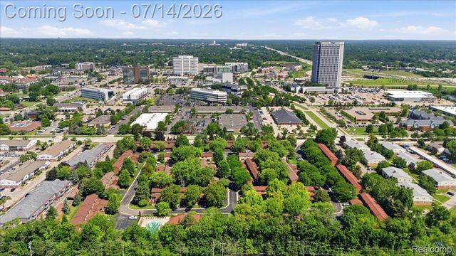 1097 Kirts Blvd A, Troy, MI 48084