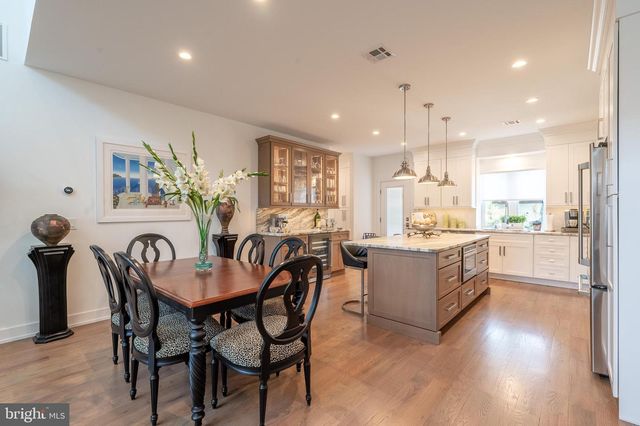 420 N DELAVAN AVE, Margate City, NJ 08402