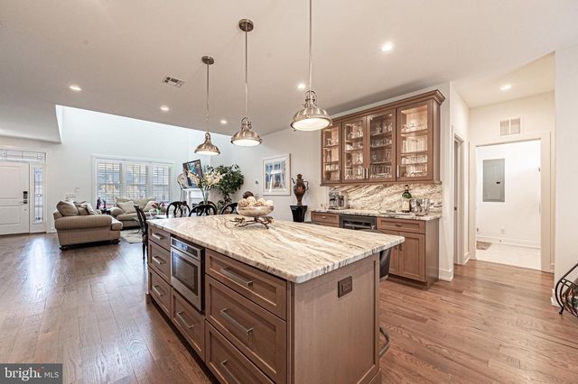 420 N DELAVAN AVE, Margate City, NJ 08402