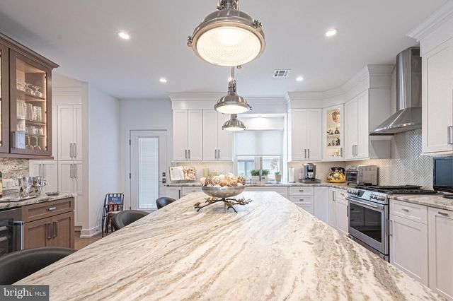 420 N DELAVAN AVE, Margate City, NJ 08402