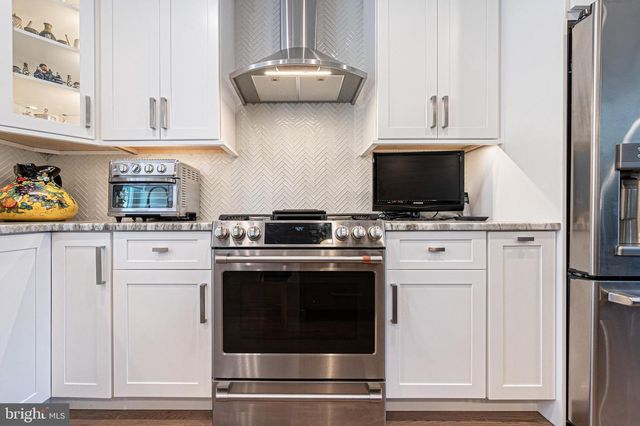 420 N DELAVAN AVE, Margate City, NJ 08402