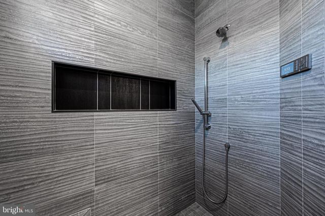 420 N DELAVAN AVE, Margate City, NJ 08402