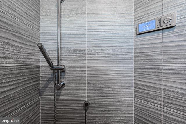 420 N DELAVAN AVE, Margate City, NJ 08402