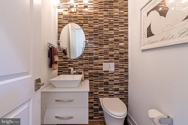 420 N DELAVAN AVE, Margate City, NJ 08402