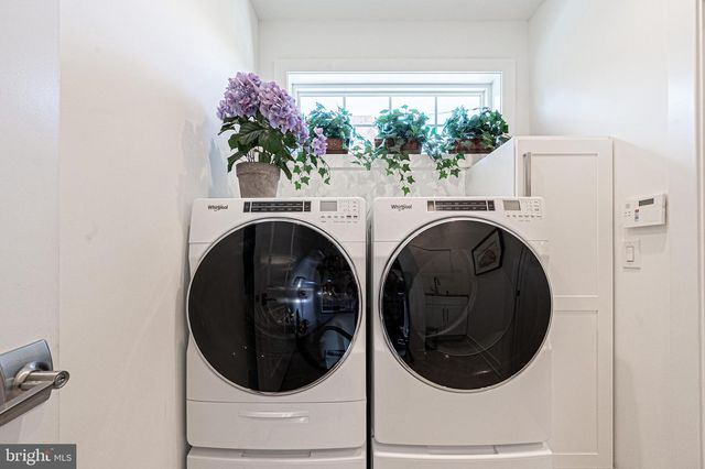 420 N DELAVAN AVE, Margate City, NJ 08402