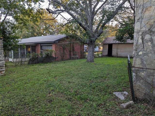 200 E Kidd, Iredell, TX 76649