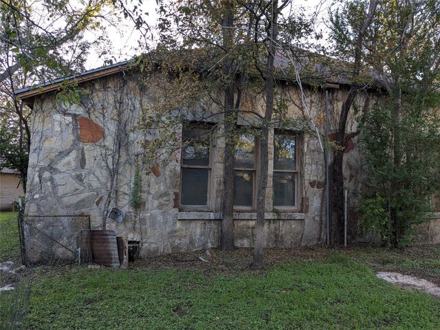 200 E Kidd, Iredell, TX 76649