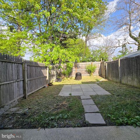 266 LA CASCATA TNHS, Clementon, NJ 08021