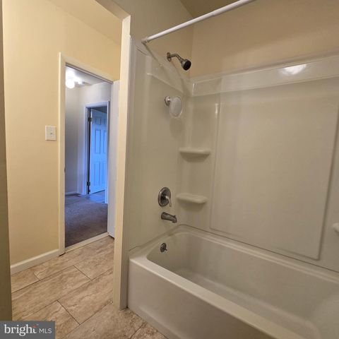 266 LA CASCATA TNHS, Clementon, NJ 08021