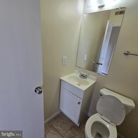 266 LA CASCATA TNHS, Clementon, NJ 08021