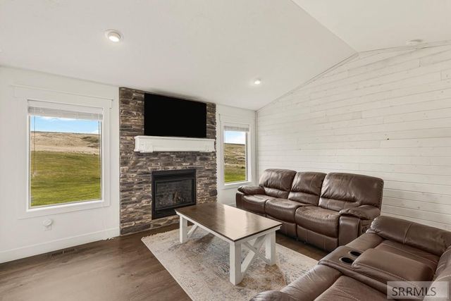 7232 Middle Fork Road, Idaho Falls, ID 83406