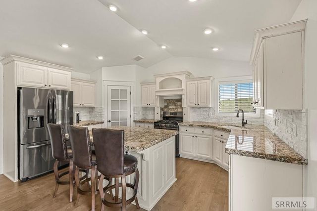 7232 Middle Fork Road, Idaho Falls, ID 83406