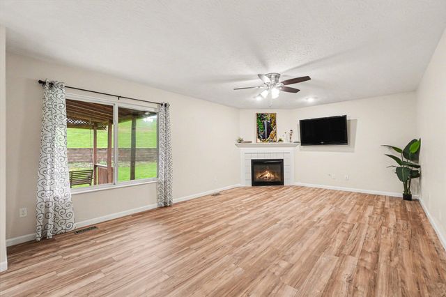 7004 Running Fox Court, Florence, KY 41042