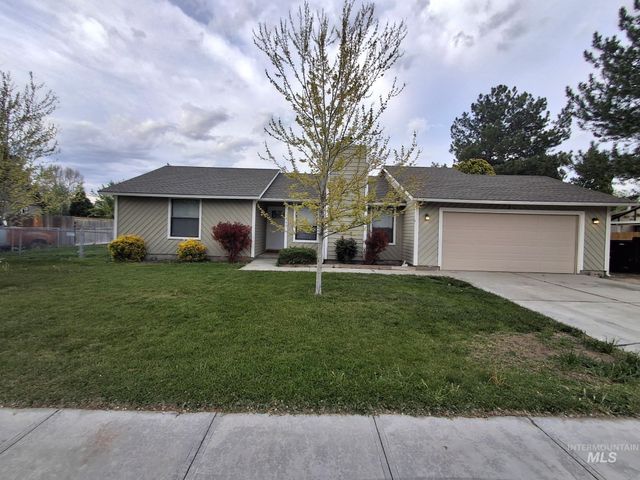 300 Meadowbrook Dr, Nampa, ID 83686