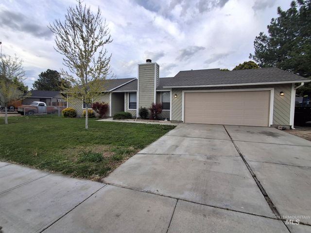 300 Meadowbrook Dr, Nampa, ID 83686