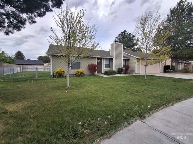 300 Meadowbrook Dr, Nampa, ID 83686