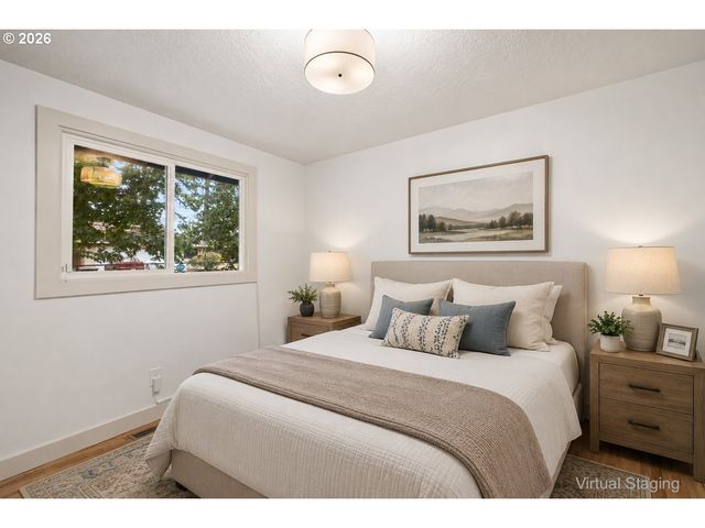 18655 Se YAMHILL Cir, Portland, OR 97233