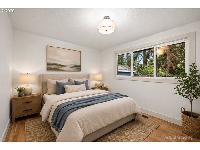 18655 Se YAMHILL Cir, Portland, OR 97233