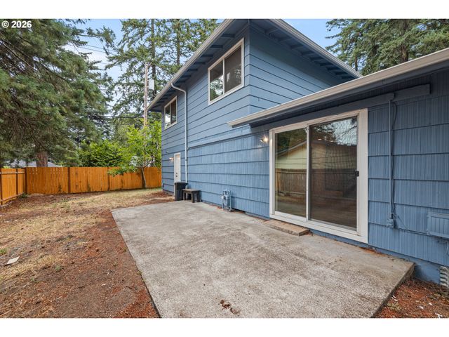18655 Se YAMHILL Cir, Portland, OR 97233