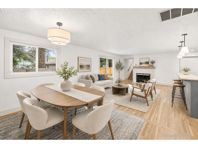 18655 Se YAMHILL Cir, Portland, OR 97233