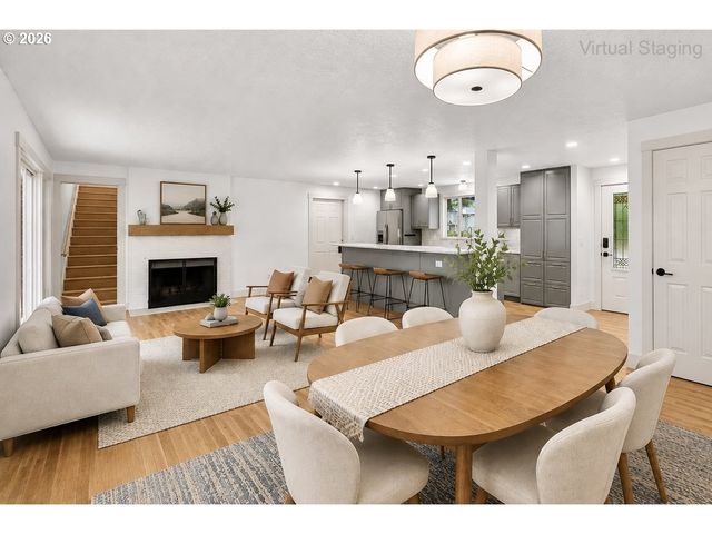 18655 Se YAMHILL Cir, Portland, OR 97233