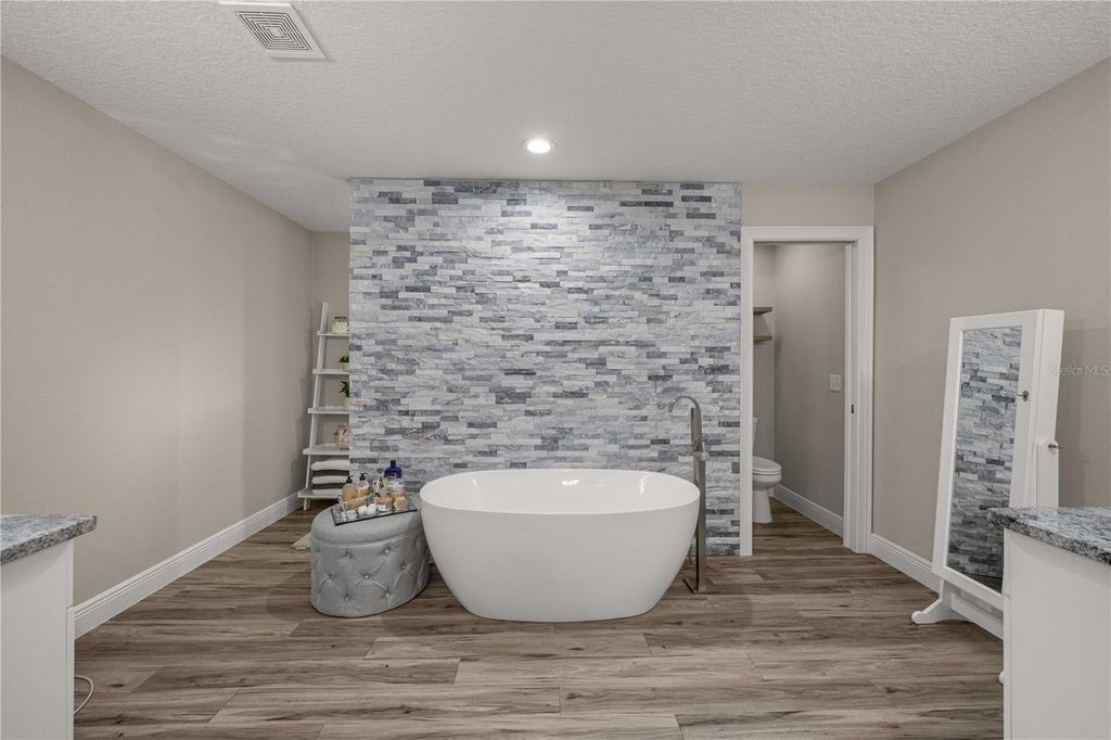 Image 19 of property listing at 12421 SE 97TH AVENUE, Belleview, FL 34420