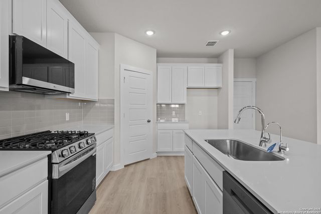 6575 Bufflehead Bend, Leon Valley, TX 78240