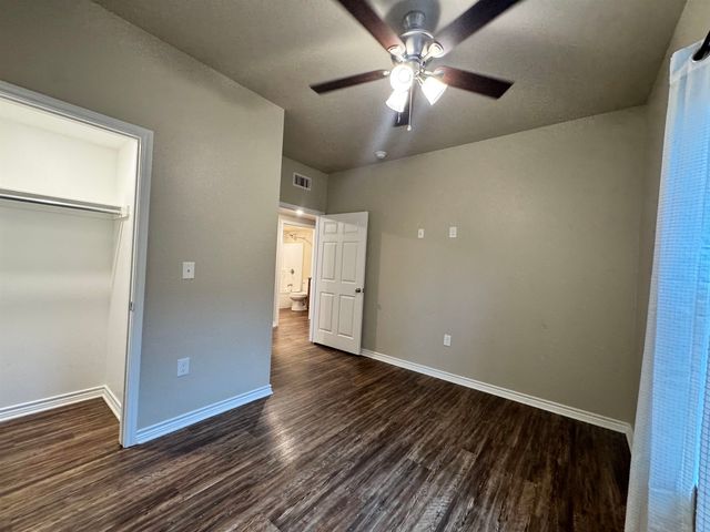 305 MAPLE AVE, Gladewater, TX 75647