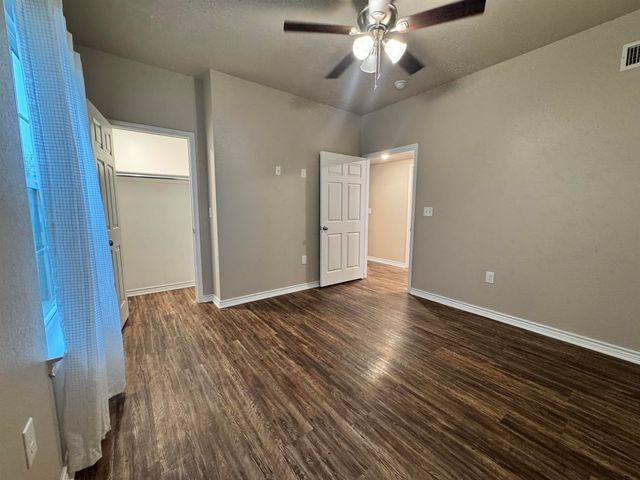 305 MAPLE AVE, Gladewater, TX 75647