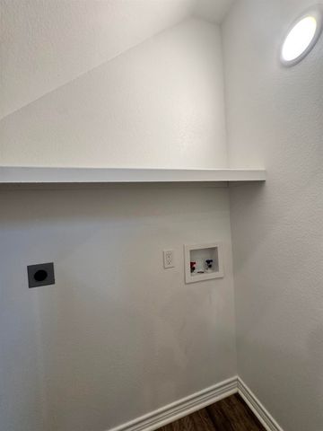 305 MAPLE AVE, Gladewater, TX 75647