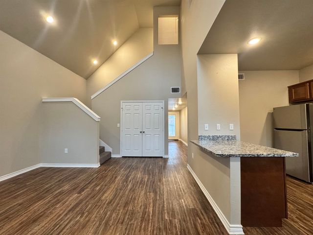 305 MAPLE AVE, Gladewater, TX 75647