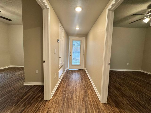 305 MAPLE AVE, Gladewater, TX 75647