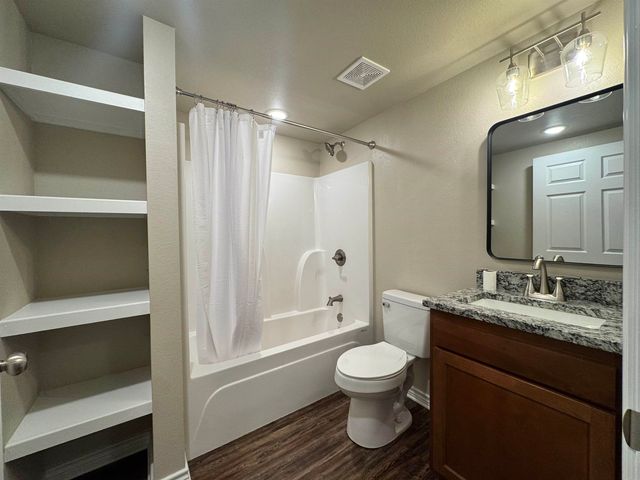 305 MAPLE AVE, Gladewater, TX 75647