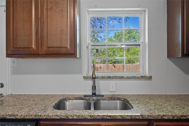 3000 Pate Drive, Fort Worth, TX 76105