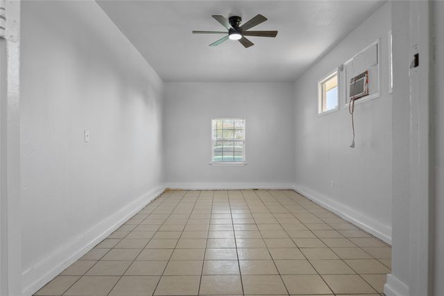 3000 Pate Drive, Fort Worth, TX 76105