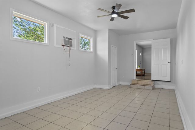 3000 Pate Drive, Fort Worth, TX 76105