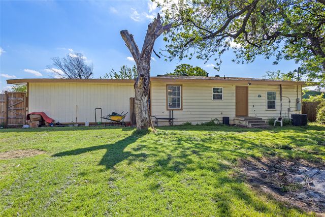 3000 Pate Drive, Fort Worth, TX 76105