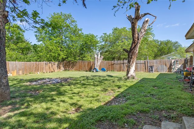 3000 Pate Drive, Fort Worth, TX 76105