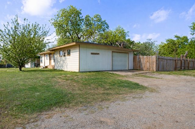 3000 Pate Drive, Fort Worth, TX 76105