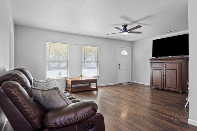 3000 Pate Drive, Fort Worth, TX 76105