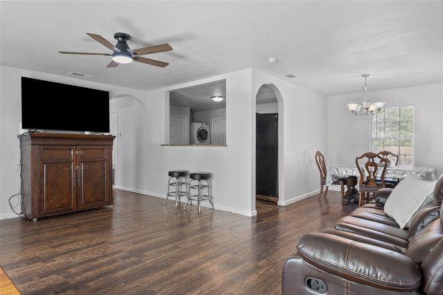 3000 Pate Drive, Fort Worth, TX 76105