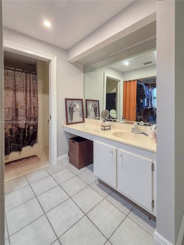 705 SE 22nd Ln, Homestead, FL 33033