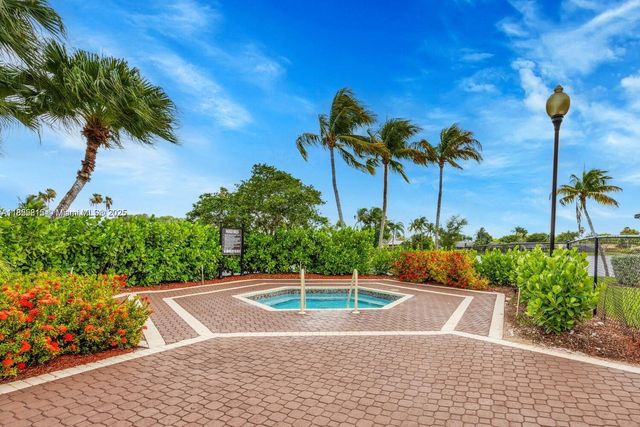 705 SE 22nd Ln, Homestead, FL 33033