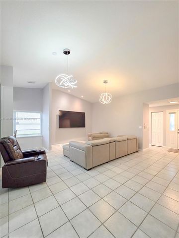 705 SE 22nd Ln, Homestead, FL 33033