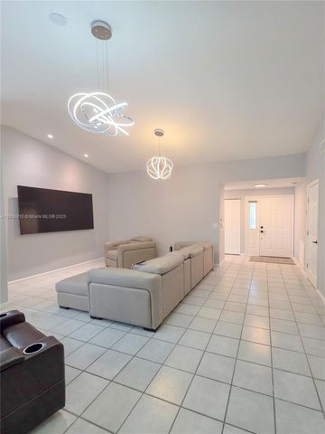 705 SE 22nd Ln, Homestead, FL 33033