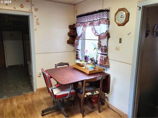 634 E MAIN St, Sheridan, OR 97378