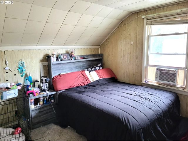 634 E MAIN St, Sheridan, OR 97378