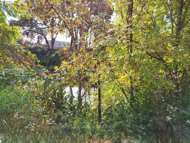 634 E MAIN St, Sheridan, OR 97378