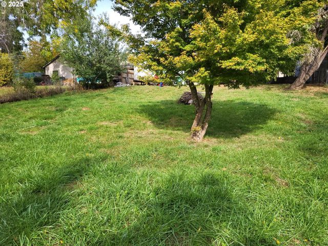 634 E MAIN St, Sheridan, OR 97378